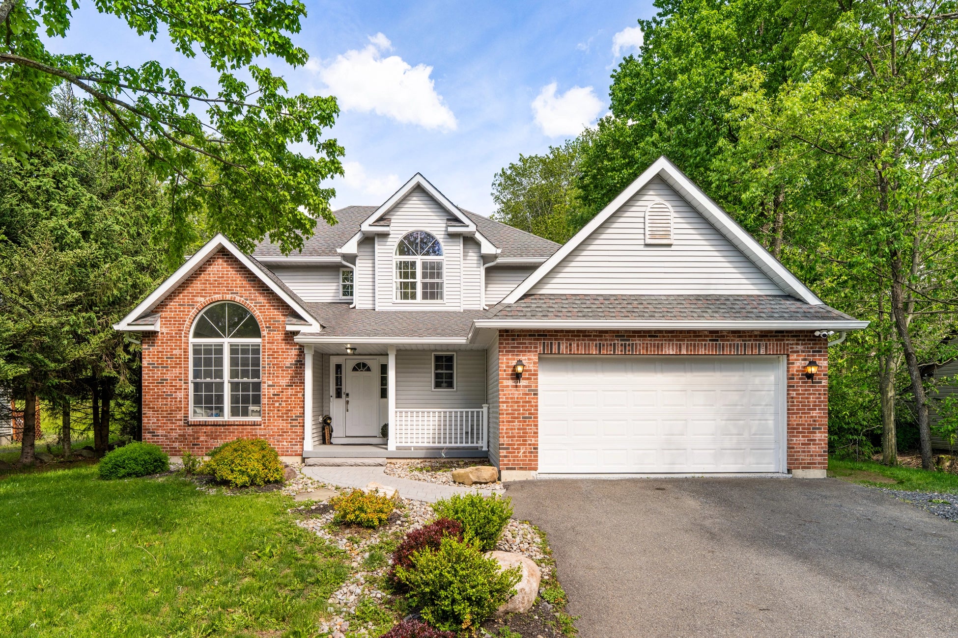 310-Mohansic-Lane-Tobyhanna-PA-18466-airbnb-001.webp