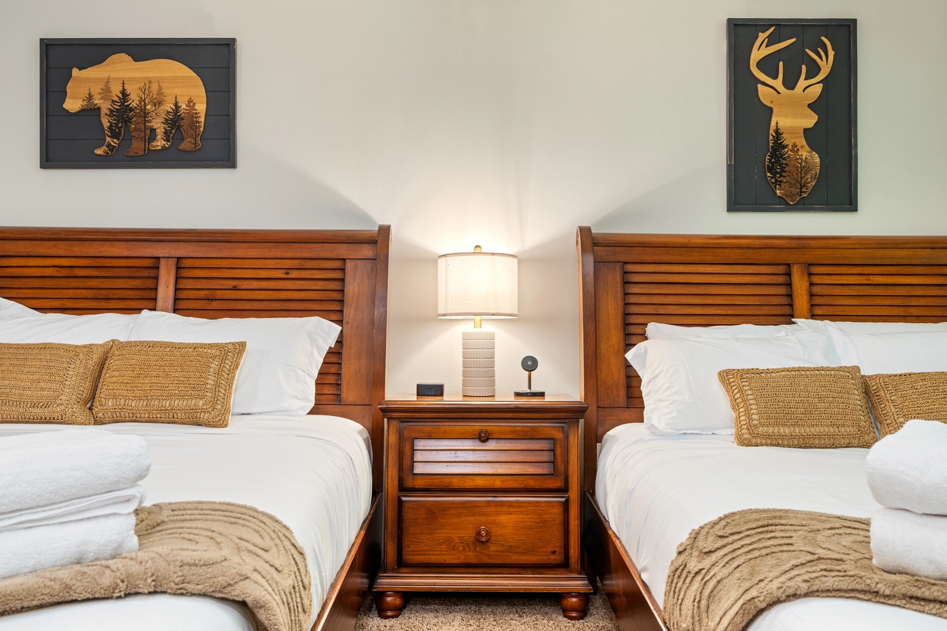 Airbnb Photography in Tannersville, PA | Twilight Deck Retreat