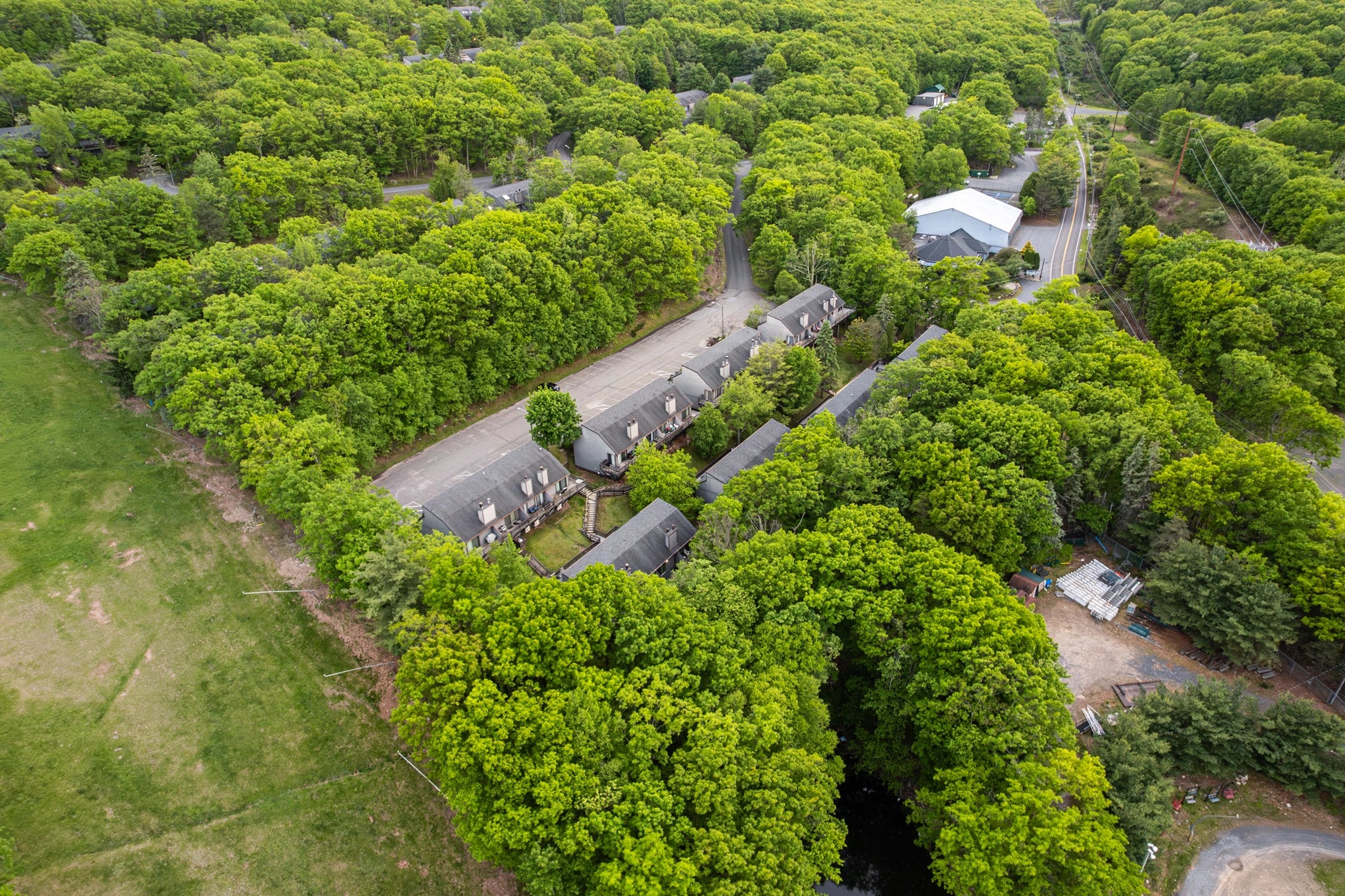 Airbnb Photography in Tannersville, PA | Twilight Deck Retreat