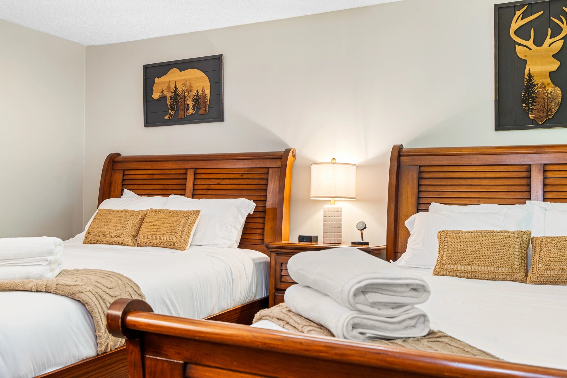 Airbnb Photography in Tannersville, PA | Twilight Deck Retreat